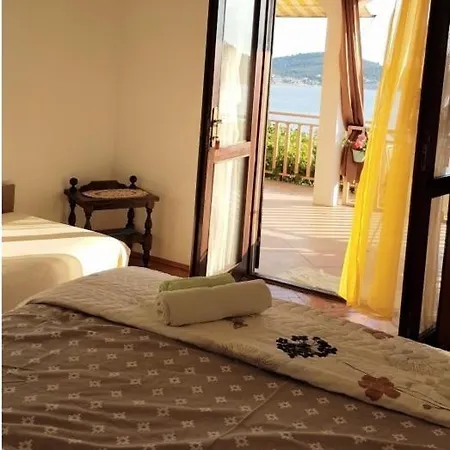 Апартаменты Beach House Small Paradise